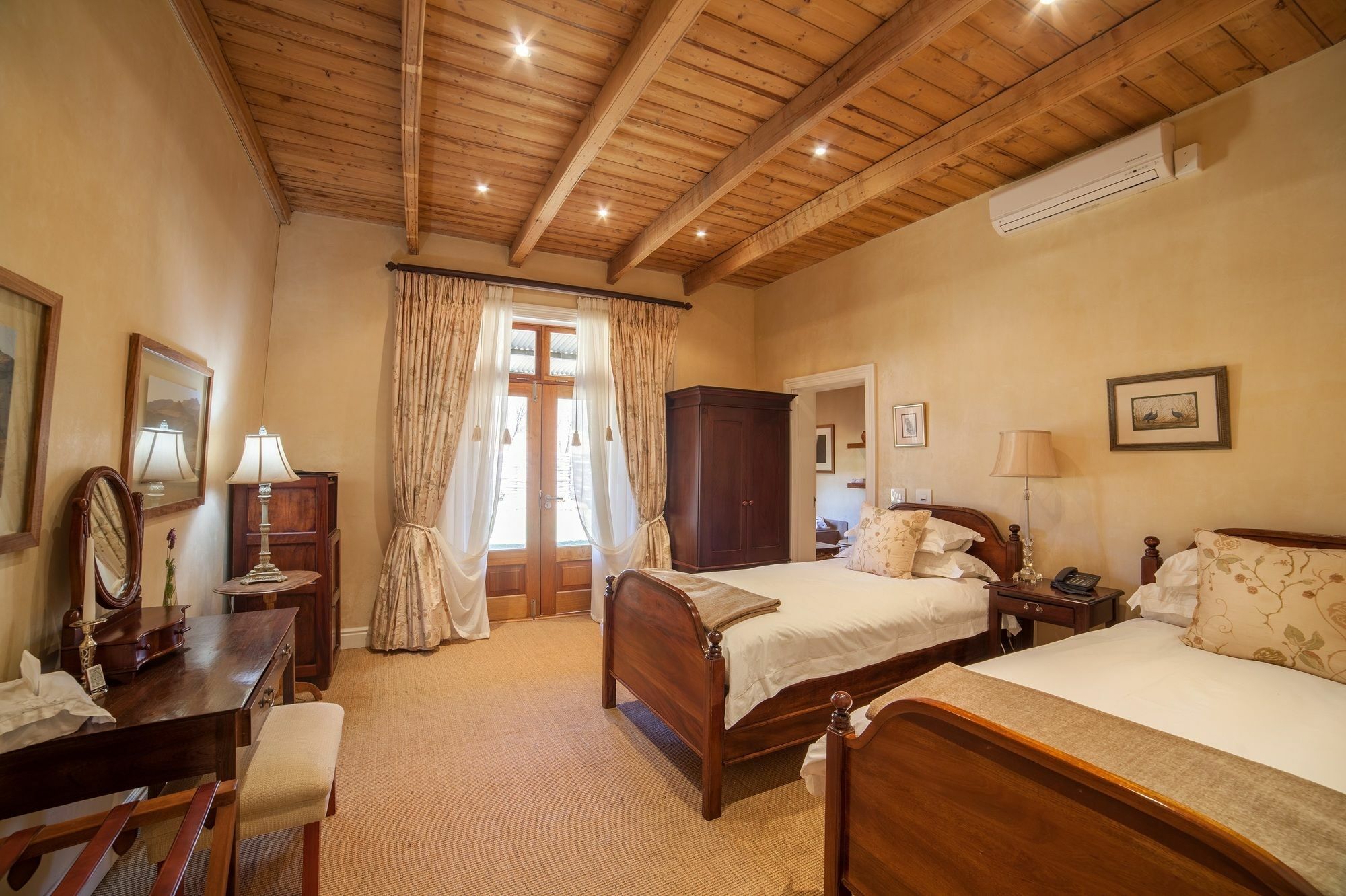 Mount Camdeboo Hotel Graaff-Reinet Buitenkant foto